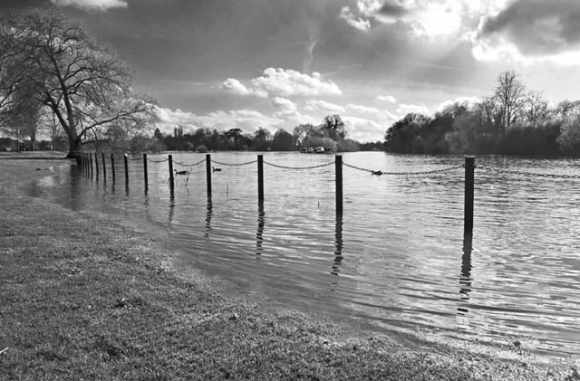 Flooding on the river Thames at Richmond